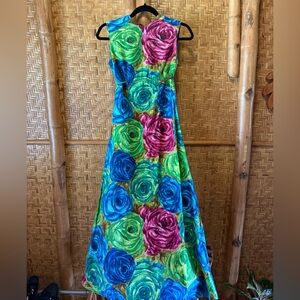 Vintage 60s Malihini Hawaiian muumuu Vibrant Floral Sleeveless Maxi Dress XS